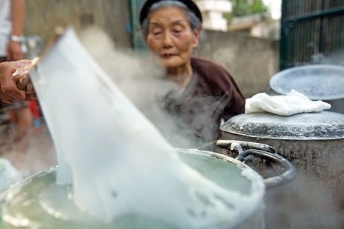 Bánh cuốn nóng